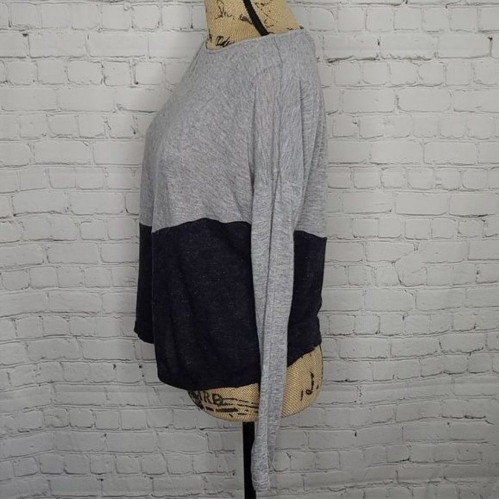 Alice and Olivia super soft long sleeved tee - Picture 2 of 9